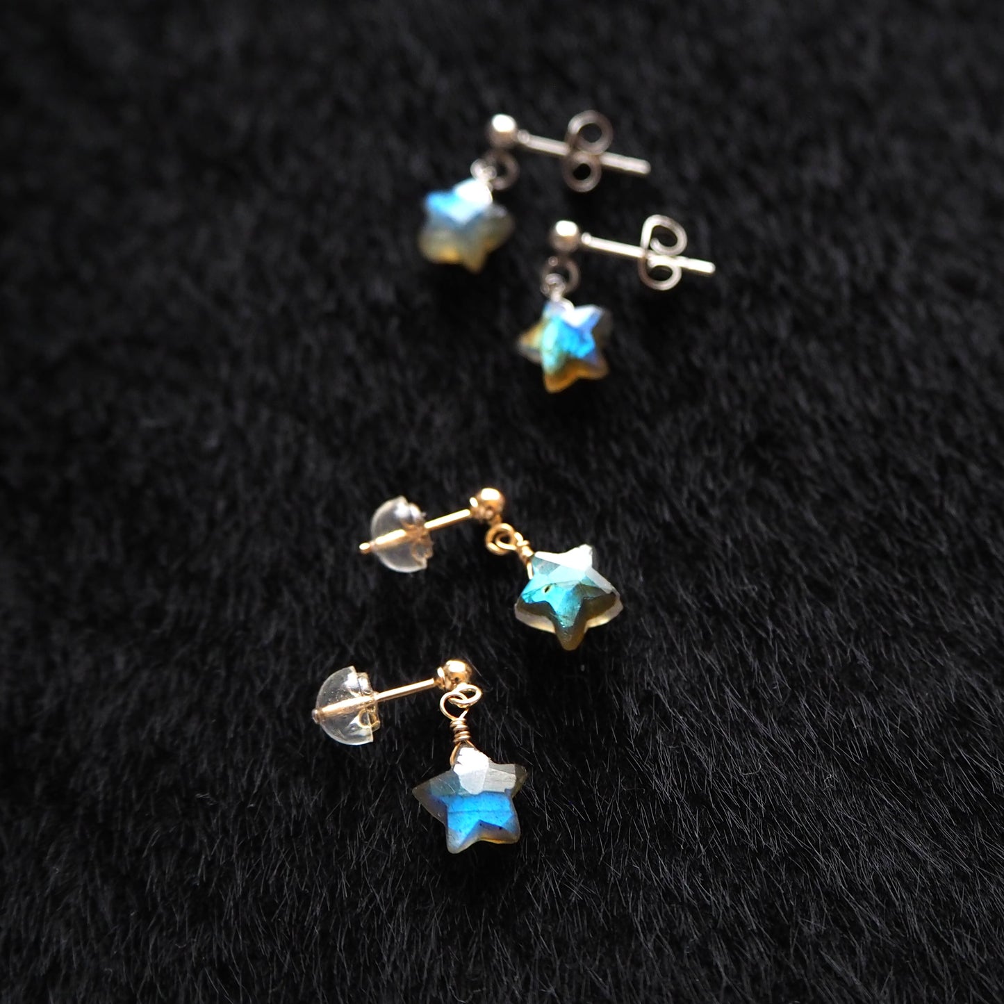 小さな星の耳飾り/天然石アクセサリー