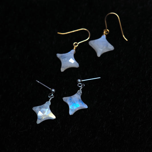 ムーンストーン トゥインクル 耳飾り/天然石アクセサリー