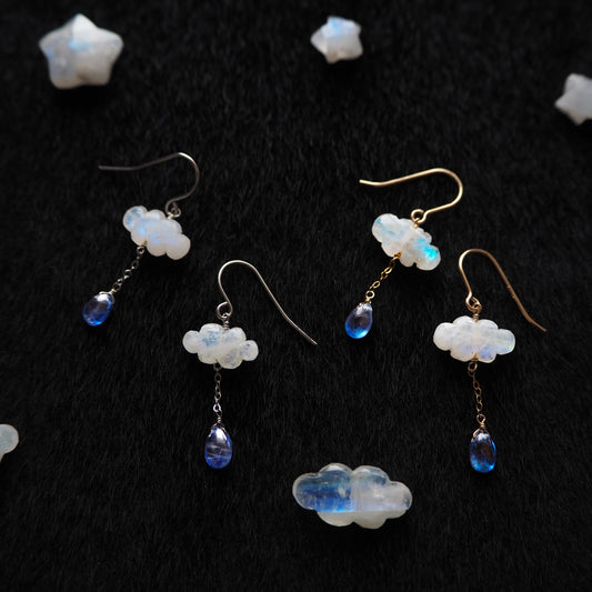 ムーンストーン 雲の耳飾り/天然石アクセサリー