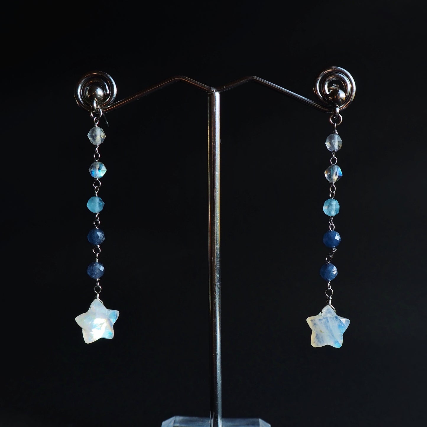 ムーンストーン 流れ星ロング耳飾り/天然石アクセサリー