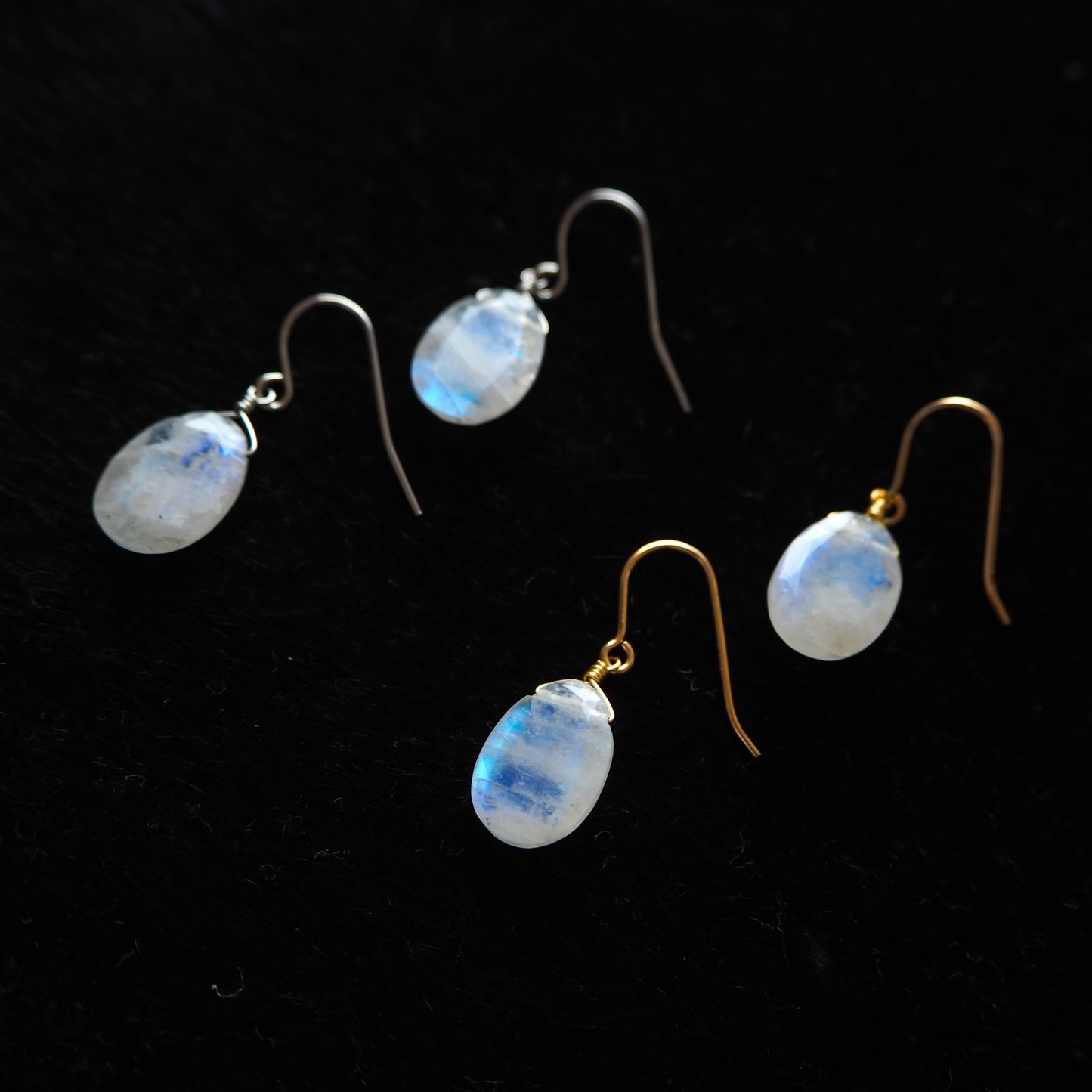 白夜の耳飾り/天然石アクセサリー
