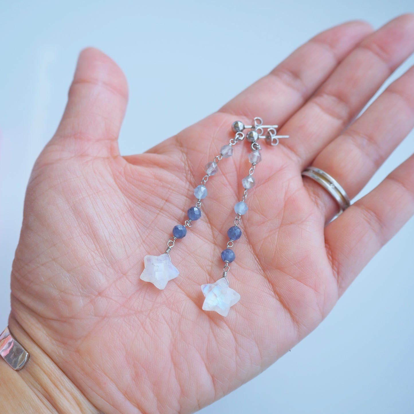 ムーンストーン 流れ星ロング耳飾り/天然石アクセサリー