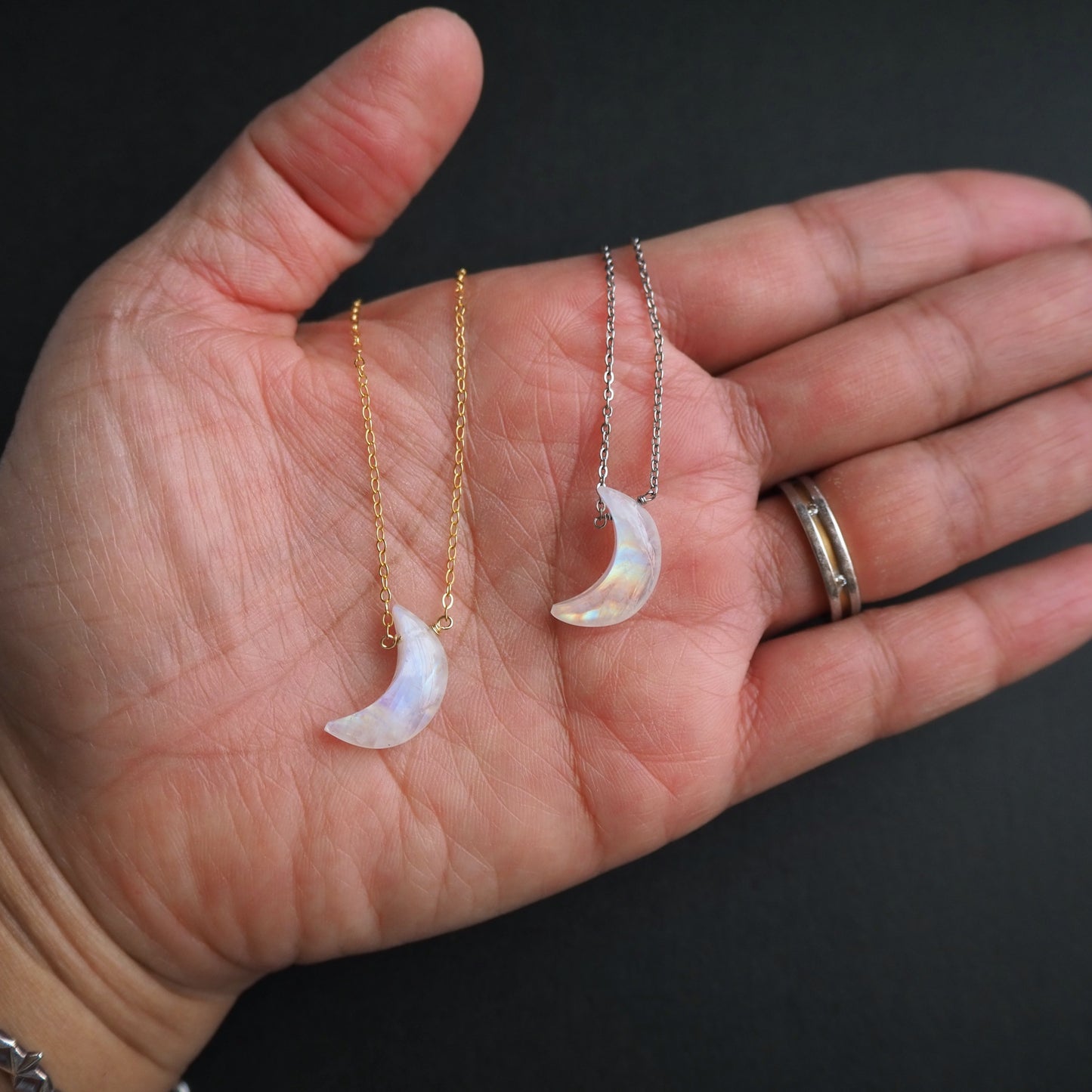 ムーンストーン 三日月ペンダント/天然石アクセサリー