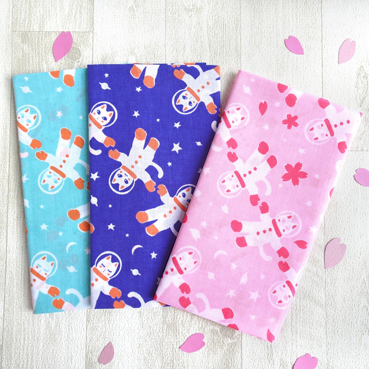 白猫マイカの綿100%手ぬぐい|「宇宙フォークダンス(桜色宇宙)」手捺染(てなっせん)