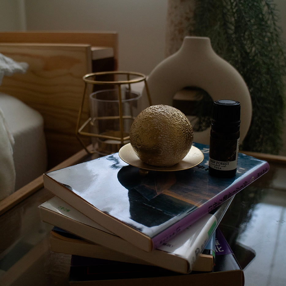 tiny moon stone | 月のアロマストーンオブジェ