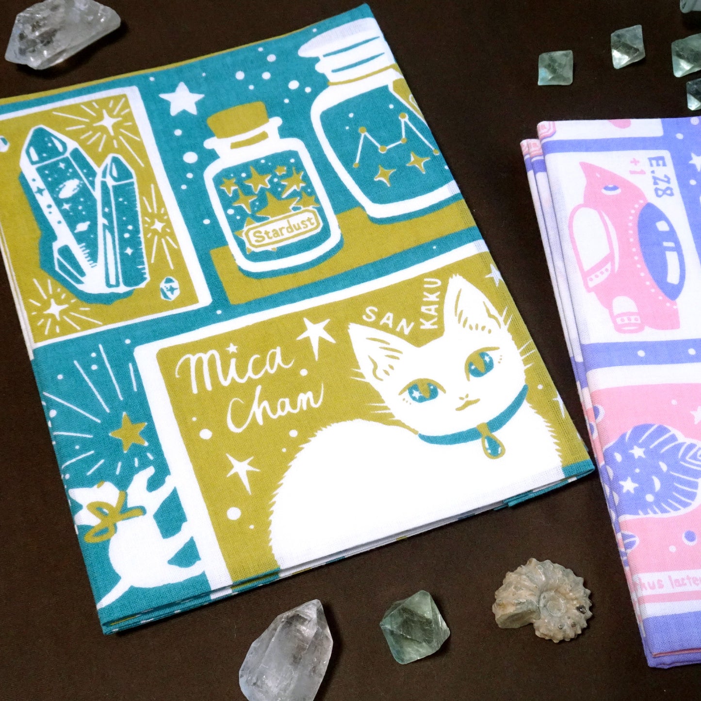 白猫マイカの綿100%手ぬぐい|「ナイトミュージアム」手捺染(てなっせん)