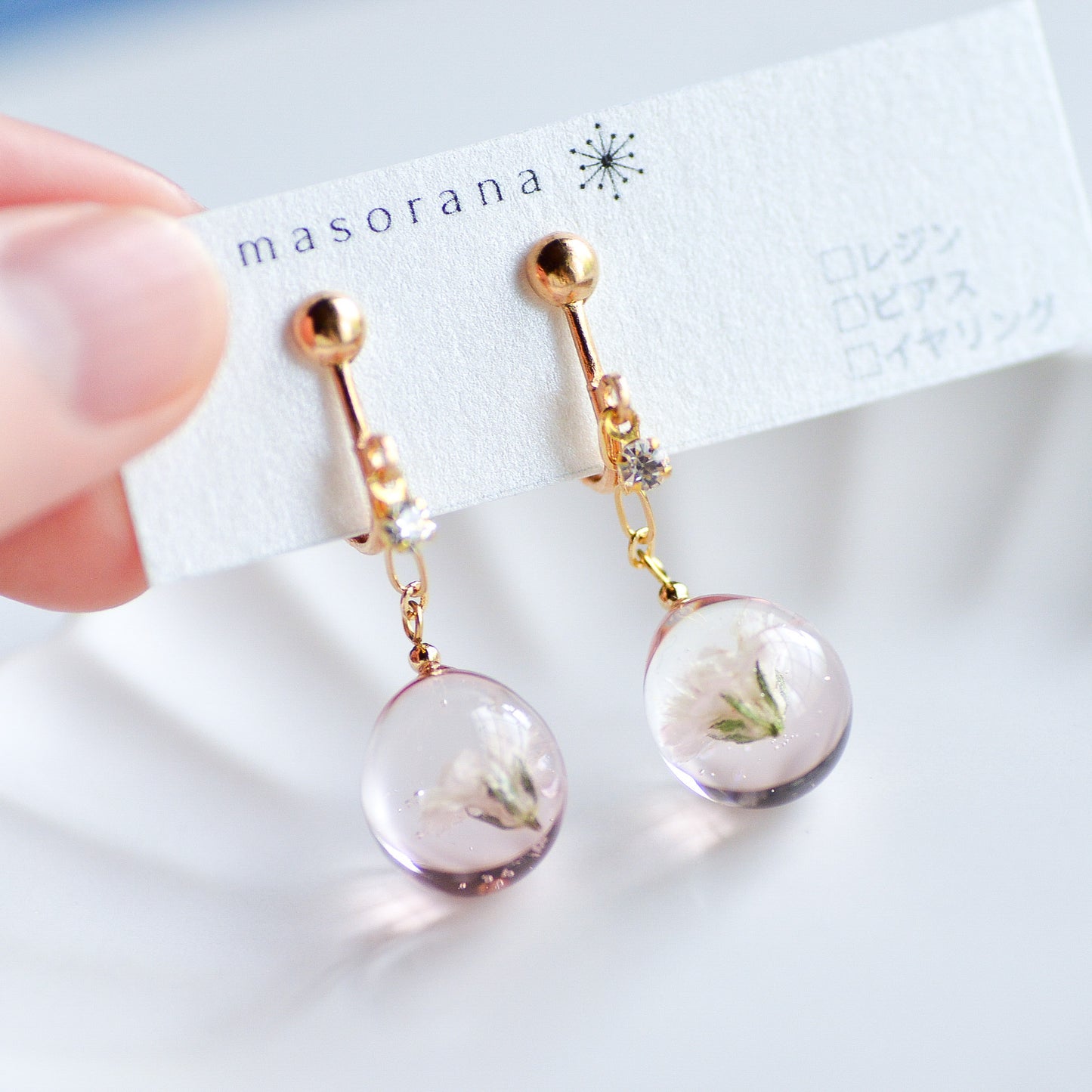 ころんとしたカスミ草のイヤリングorピアス