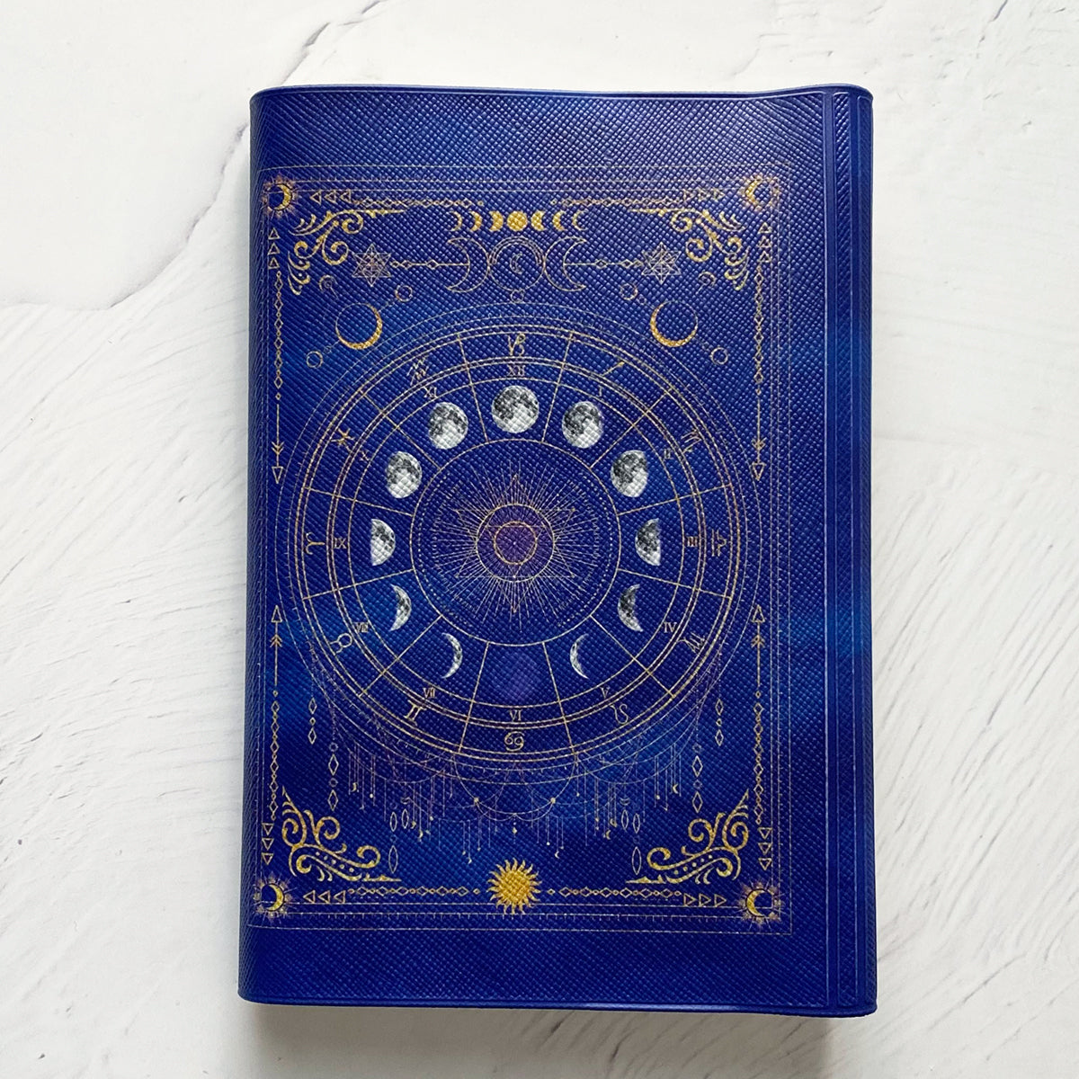 【ブックカバー】月の満ち欠け・12星座/魔法の本のようなブックカバー