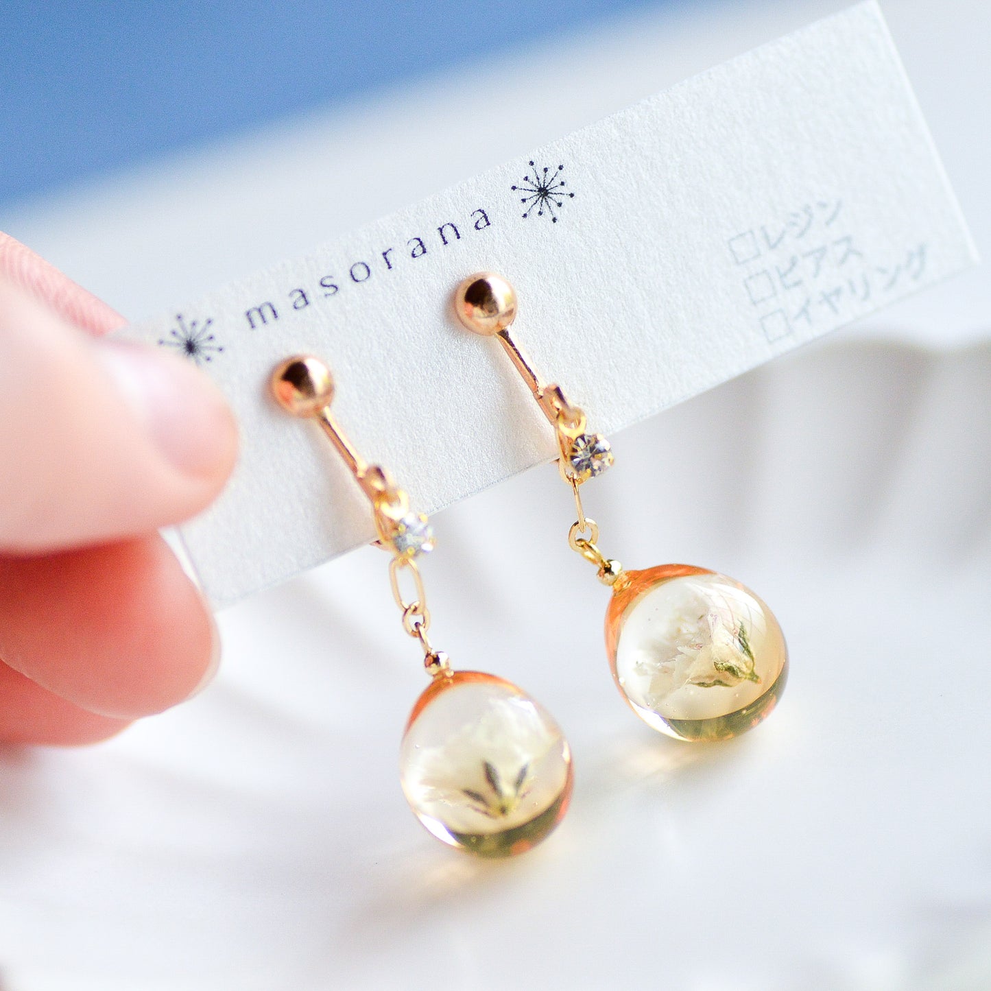 ころんとしたカスミ草のイヤリングorピアス