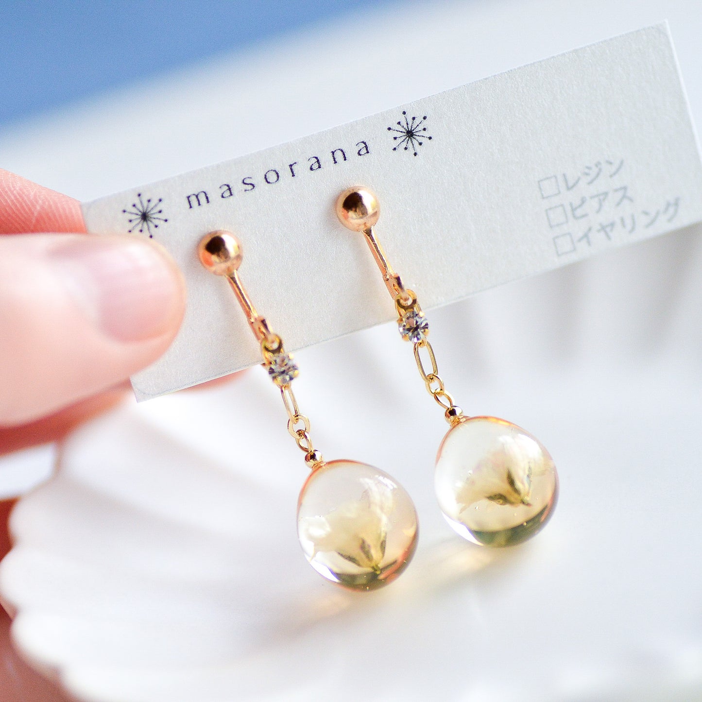 ころんとしたカスミ草のイヤリングorピアス