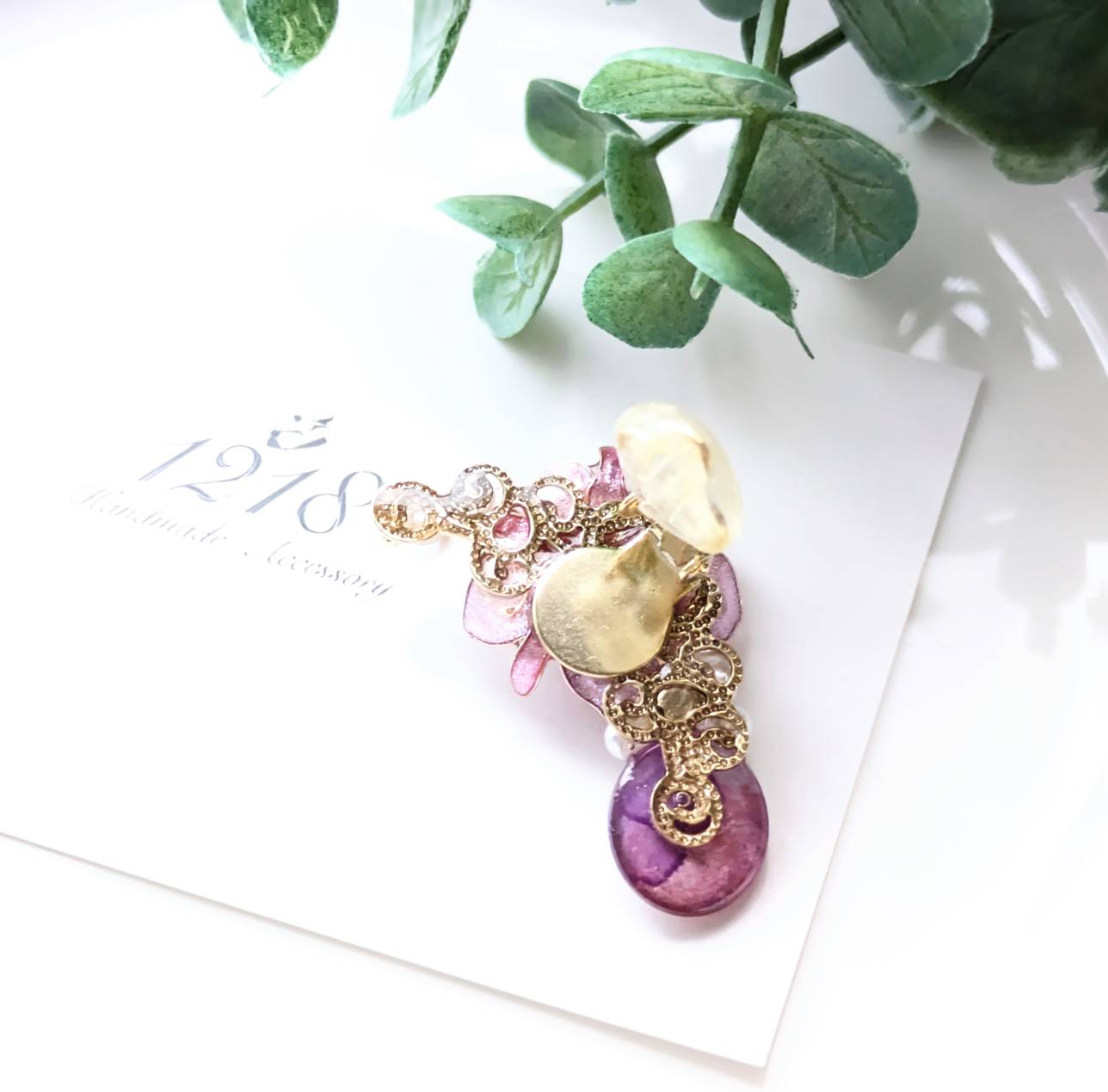 マジックアワーに染まる花 イヤーカフ