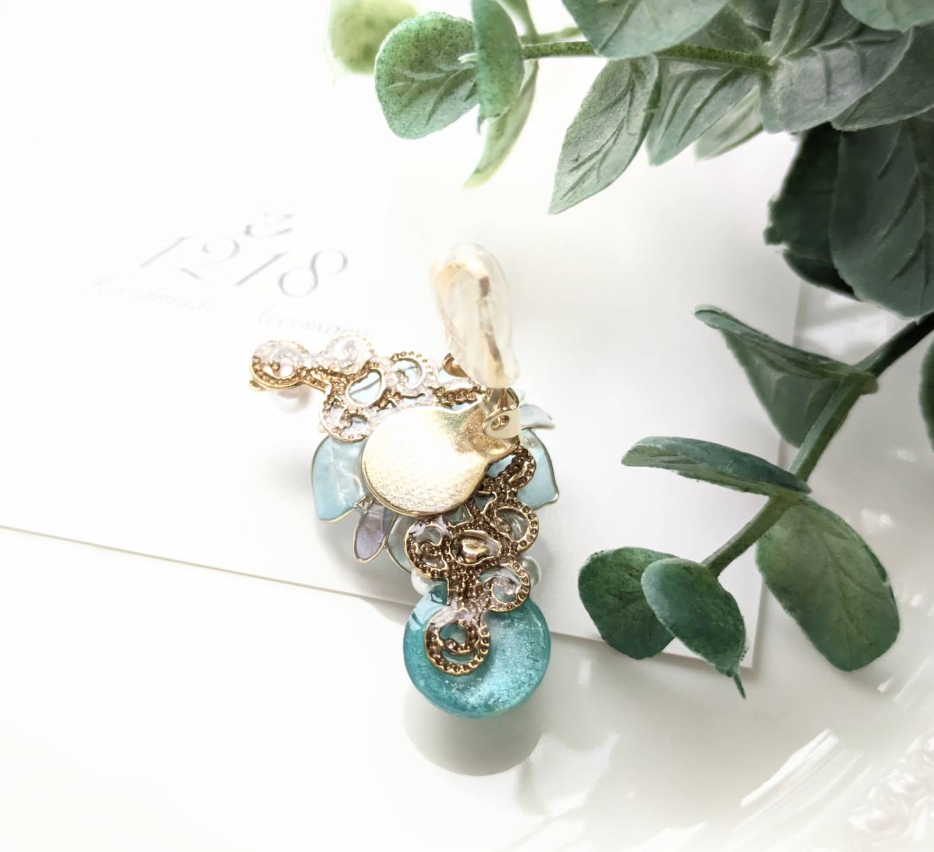 空を映した晴天の花 イヤーカフ