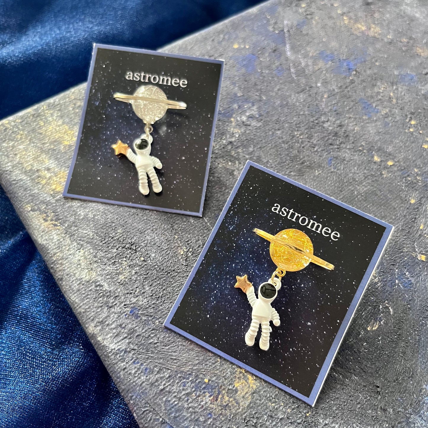 Stellar Reach Brooch 星に手を伸ばす宇宙飛行士のブローチ