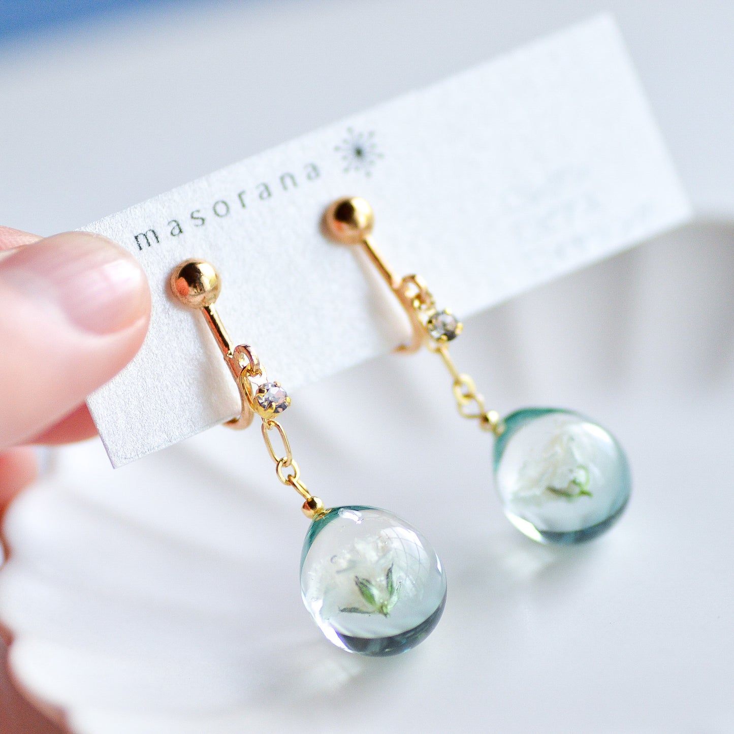 ころんとしたカスミ草のイヤリングorピアス