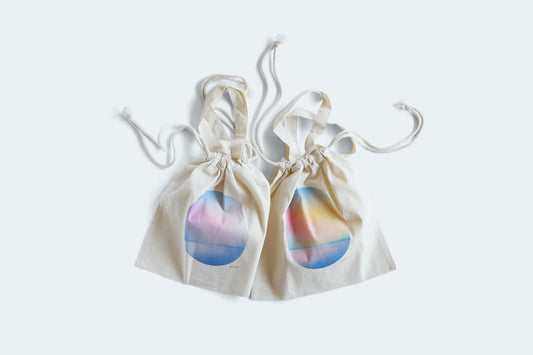 淡い空を描いた、巾着バック