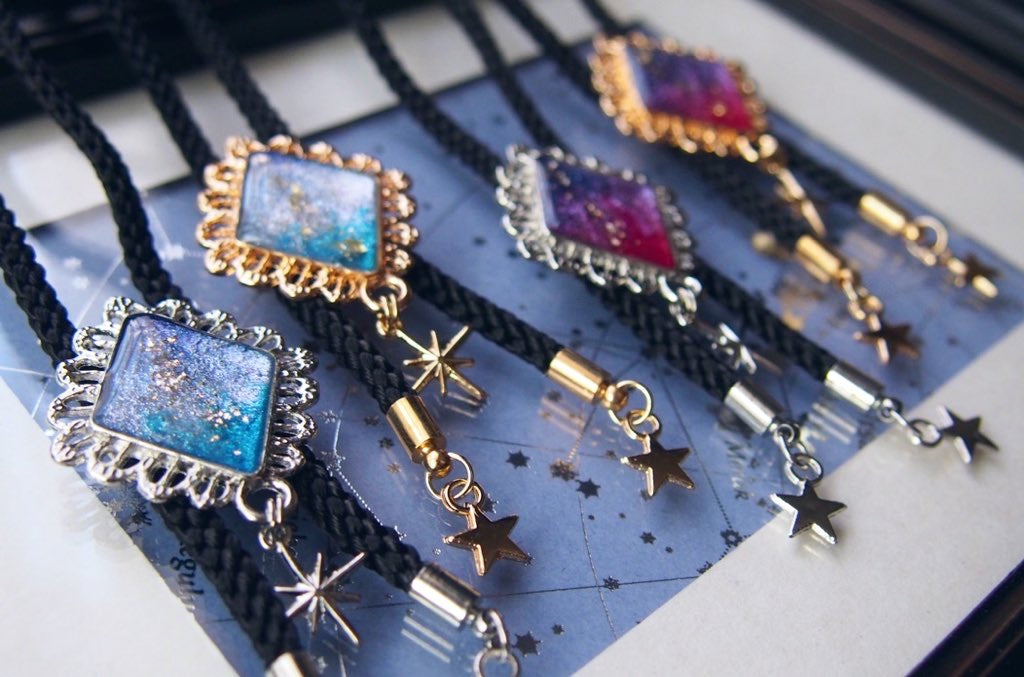 夜空レースのループタイ 紫陽花