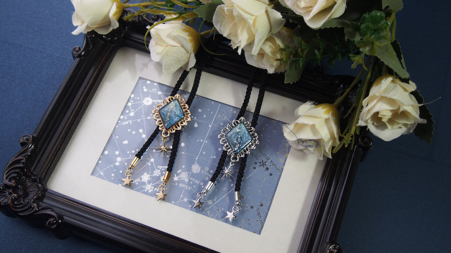 夜空レースのループタイ 彼岸花-青