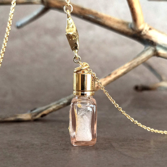 香水瓶ネックレス スクエアピンクボトル Pleiades【ストームグラス】