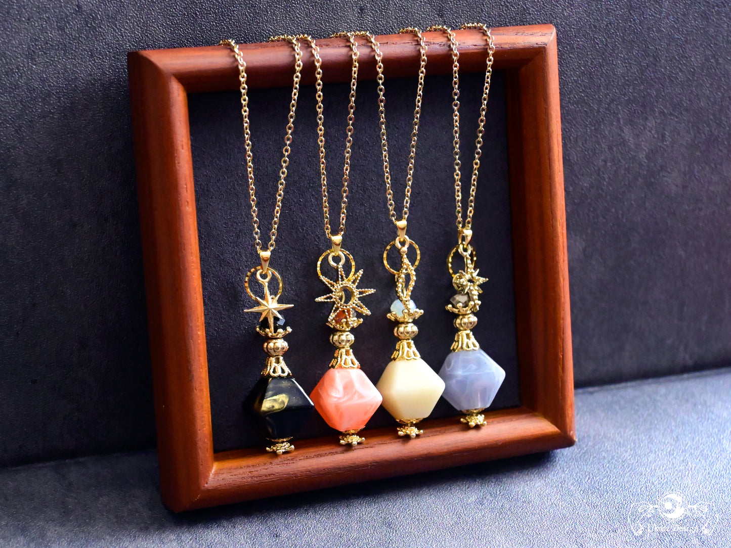 天体香水瓶 ネックレス