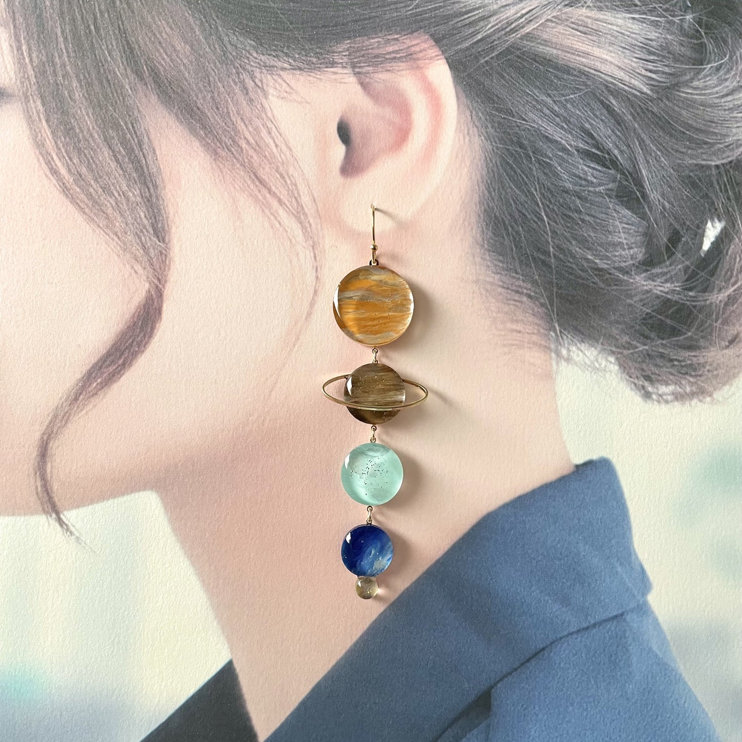 太陽系の耳飾り