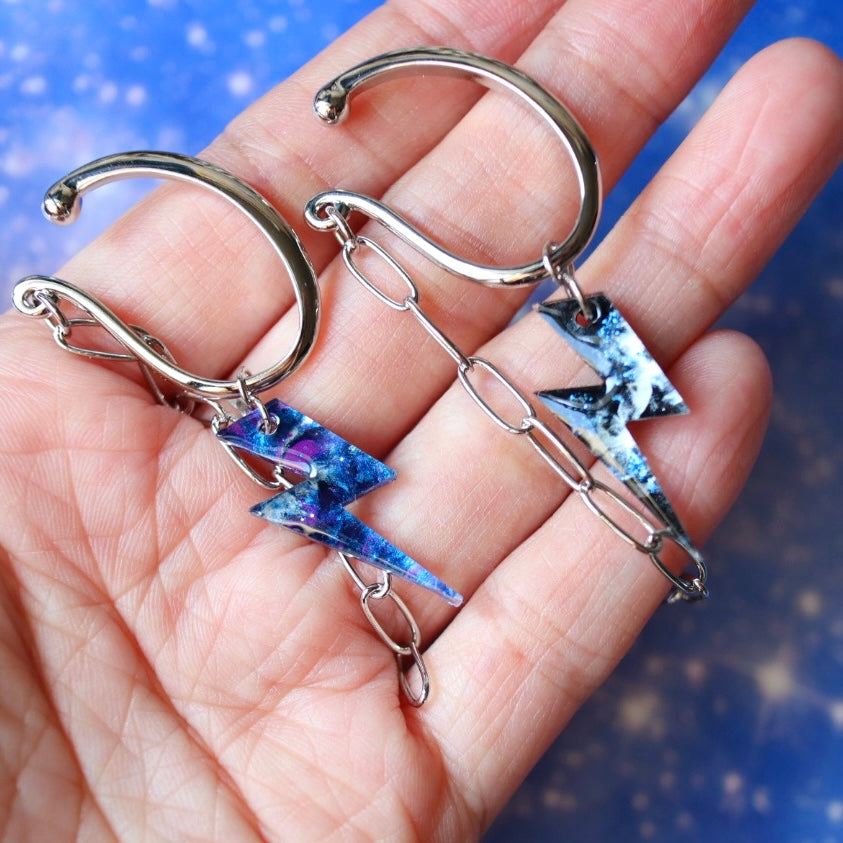 稲妻のイヤーフック