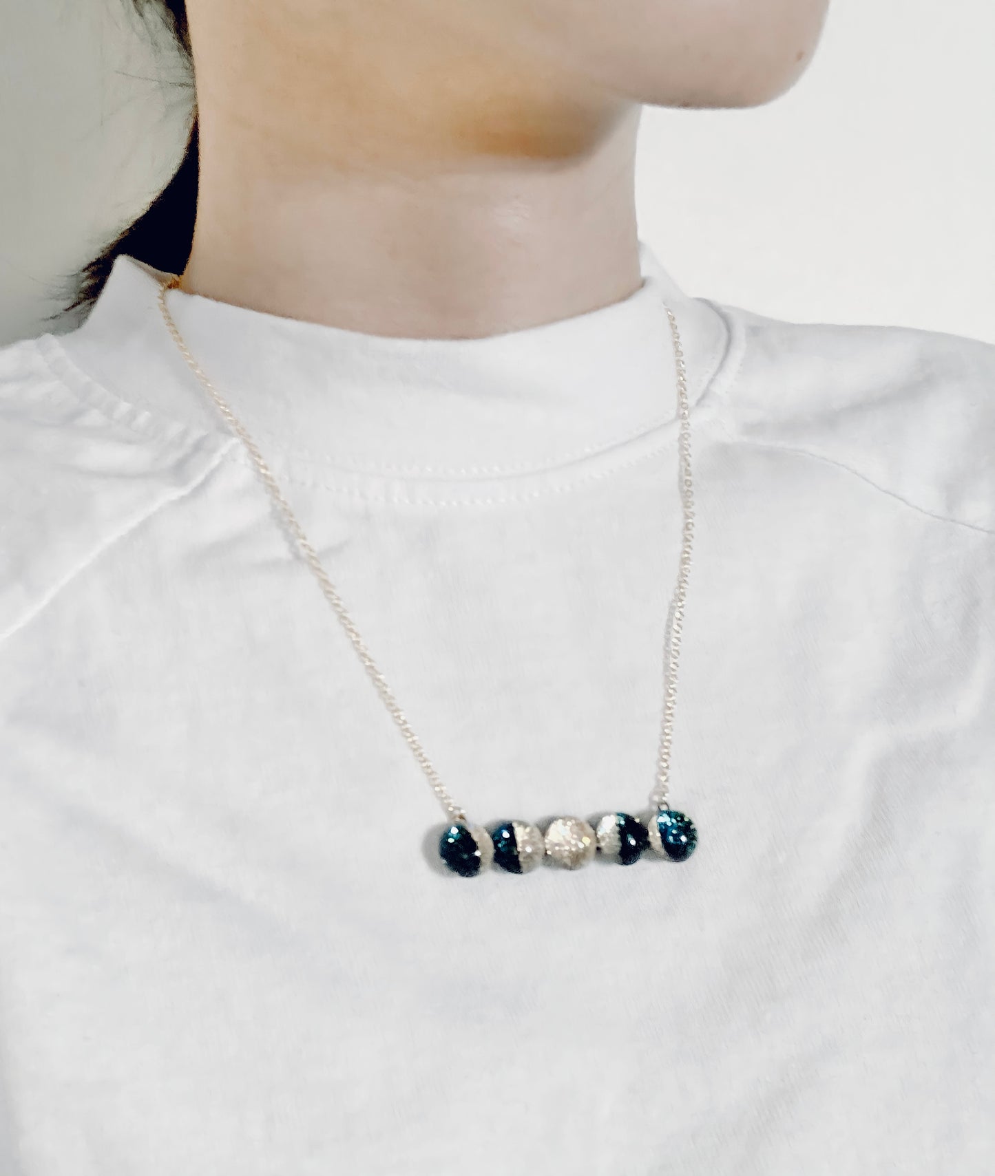 「月の満ち欠け」ネックレス