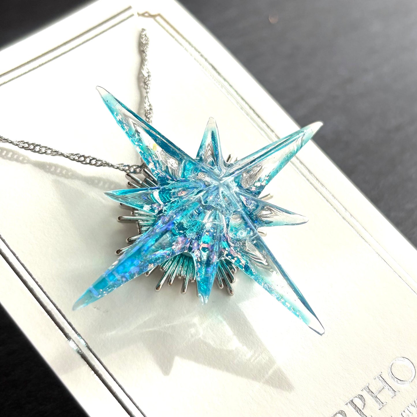 閃く星のネックレス