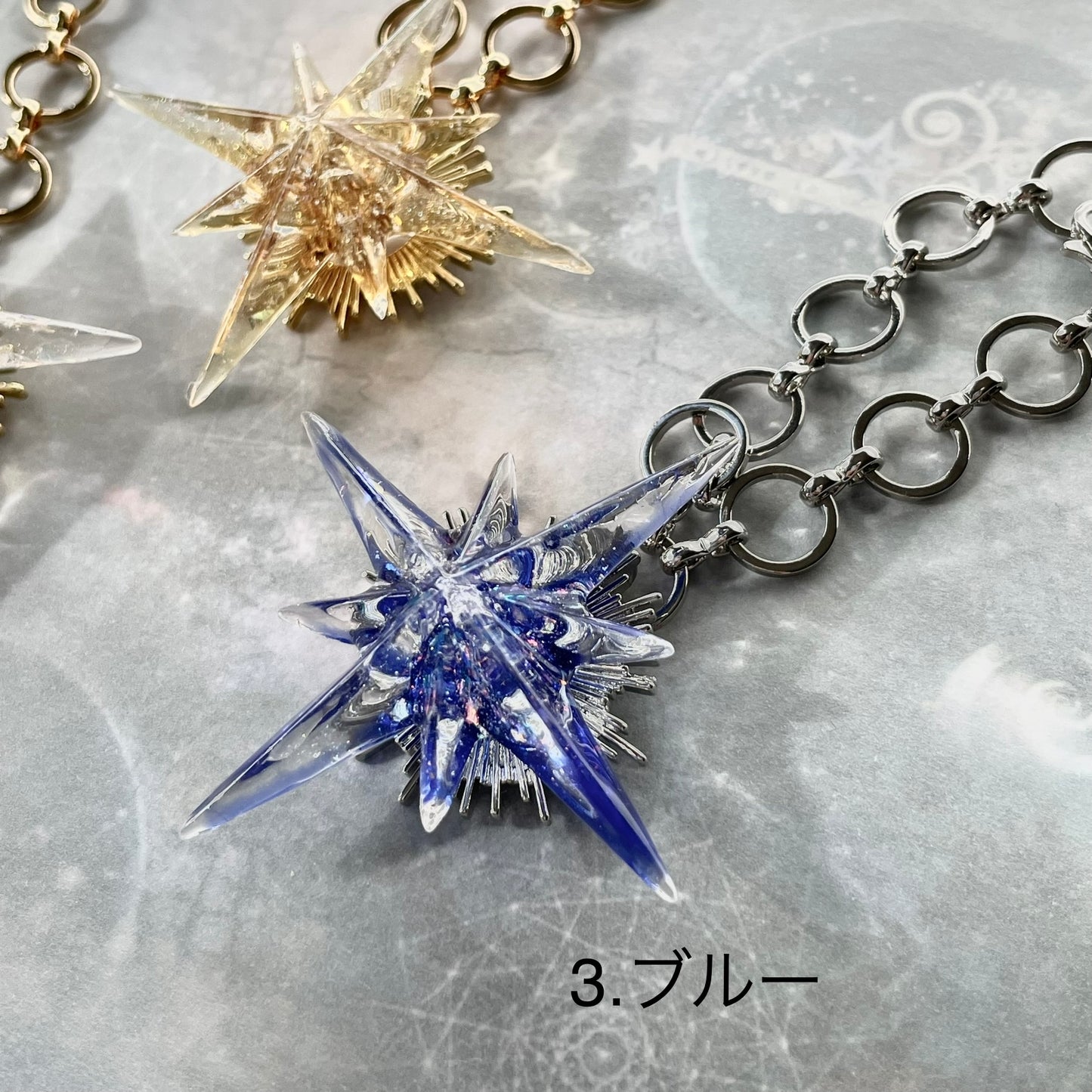 閃く星のバッグチャーム