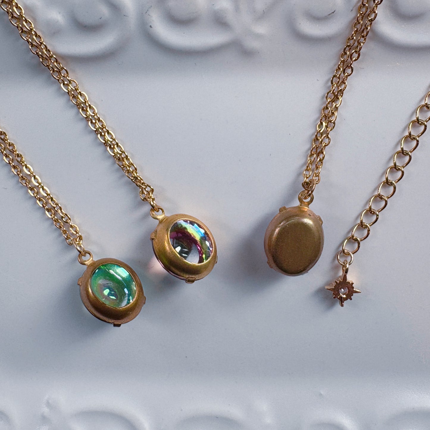 妖精の棲む森で見つけた宝石ペンダント