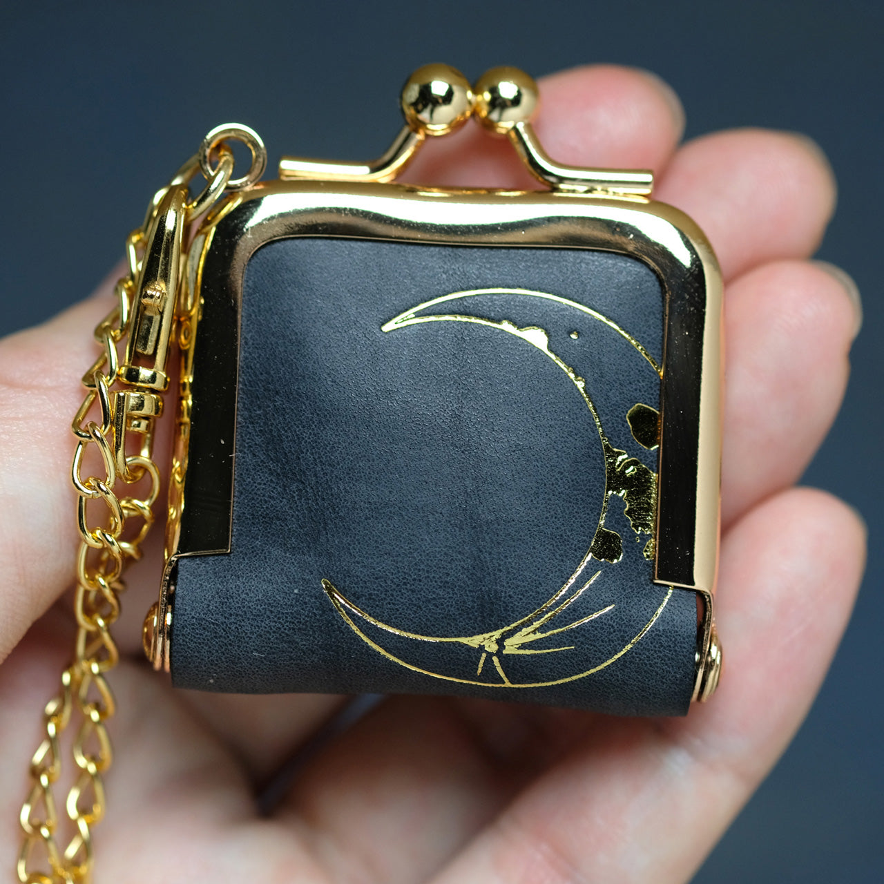 小さながま口のアクセサリーケース/ミニ小銭入れ 〈月デザイン〉