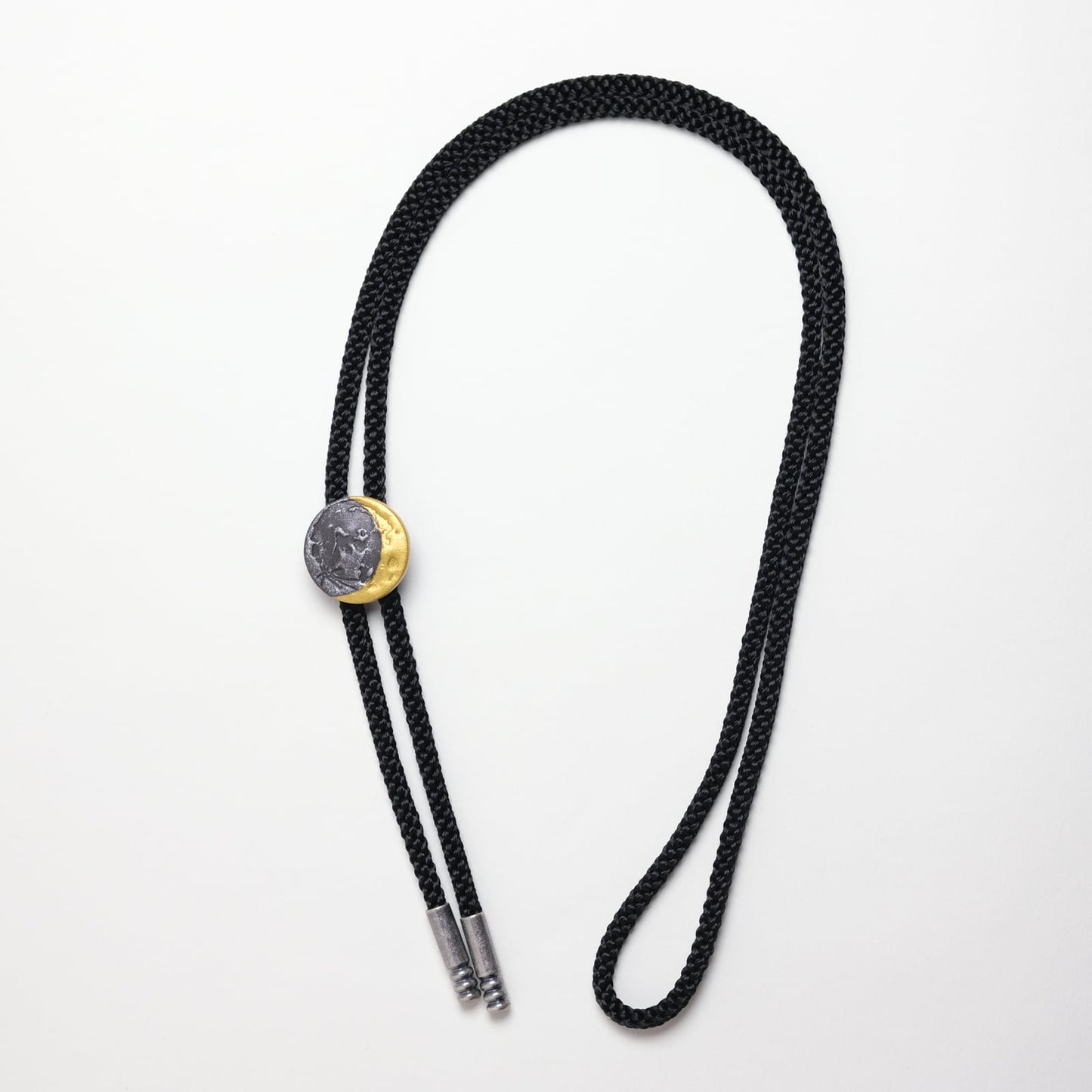 Leather Moonループタイ 中サイズ〈三日月〉