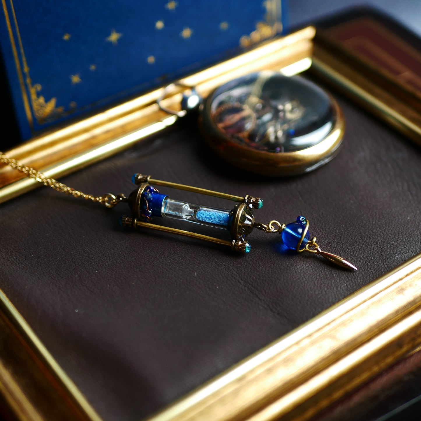 砂時計のネックレス