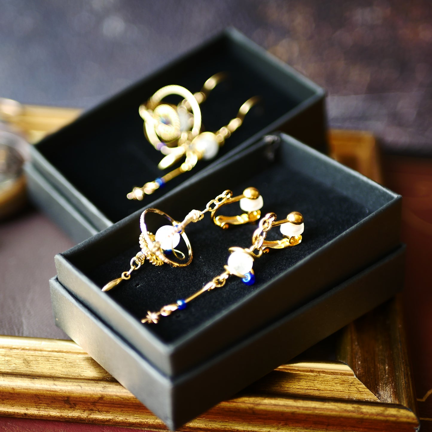 deviceシリーズ 天球儀の耳飾り ムーンストーン