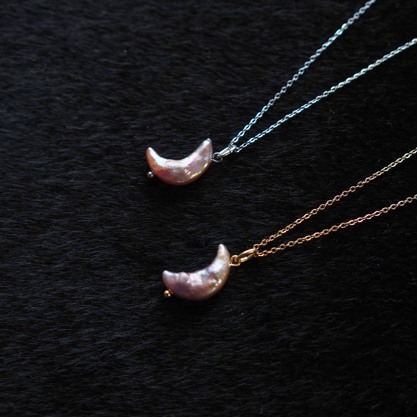 三日月の淡水パール ペンダント