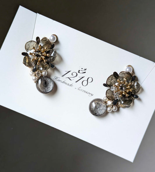 夜の黒は優しく寄り添う イヤーカフ