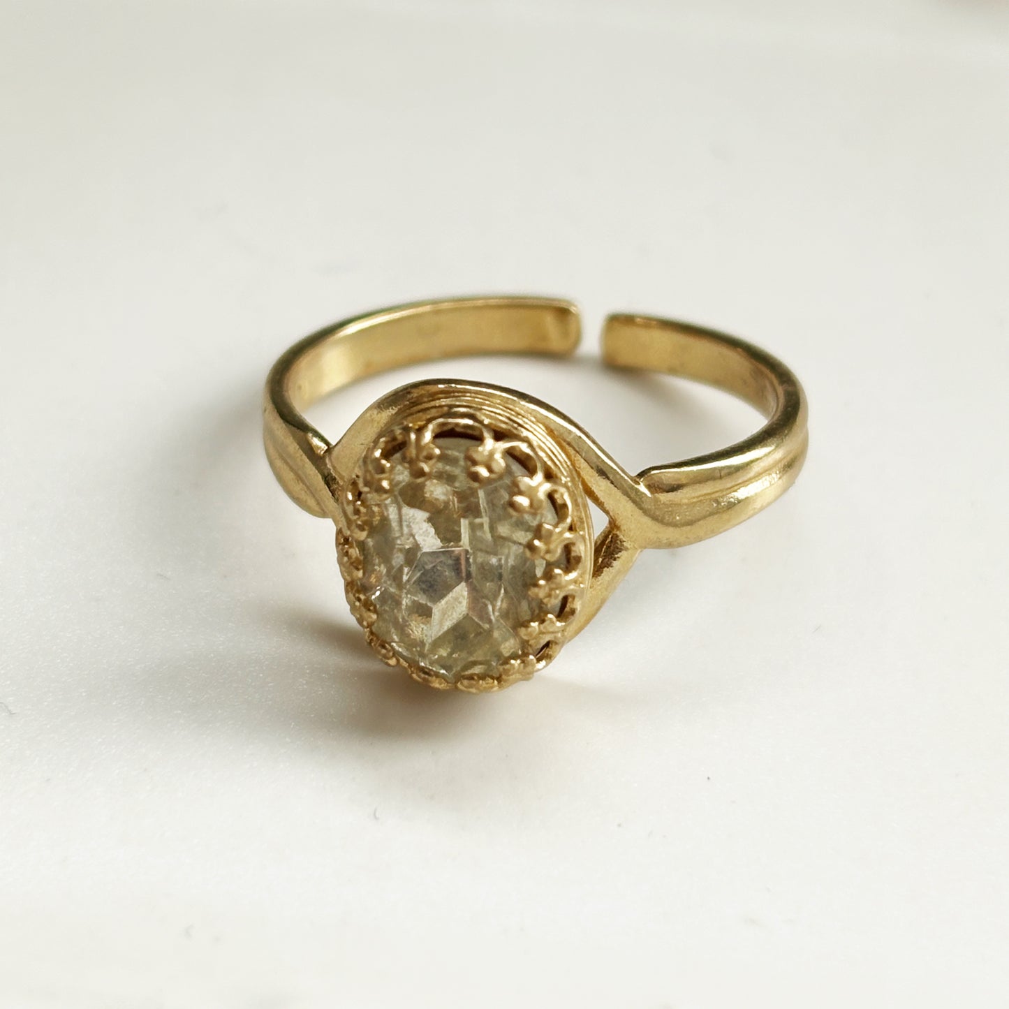 妖精の棲む森で見つけた宝石リング〈憧憬の煌めき〉