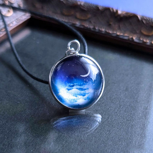 雪夜のペンダント