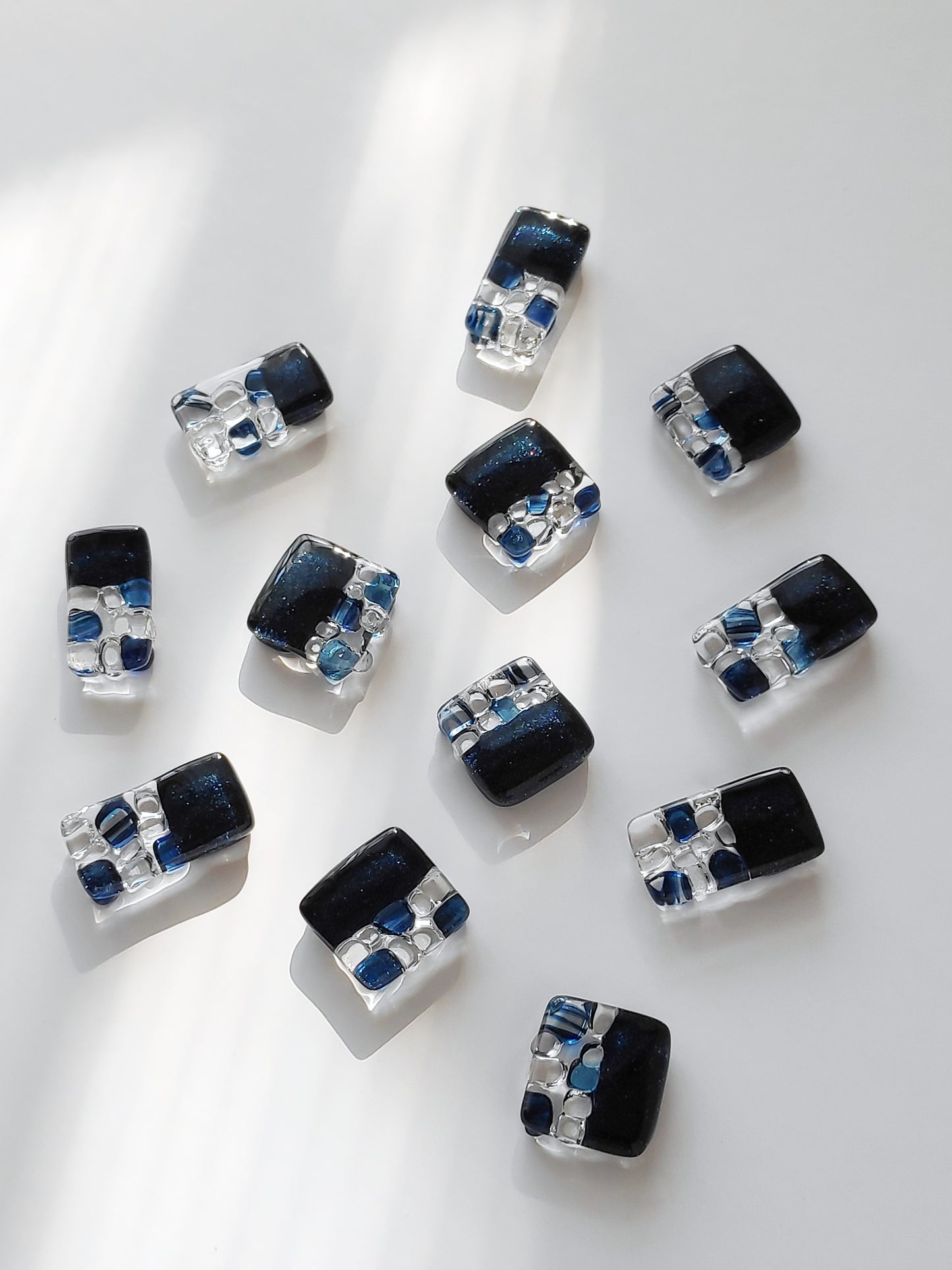 『夜空』キラキラガラスのピアス / イヤリング square