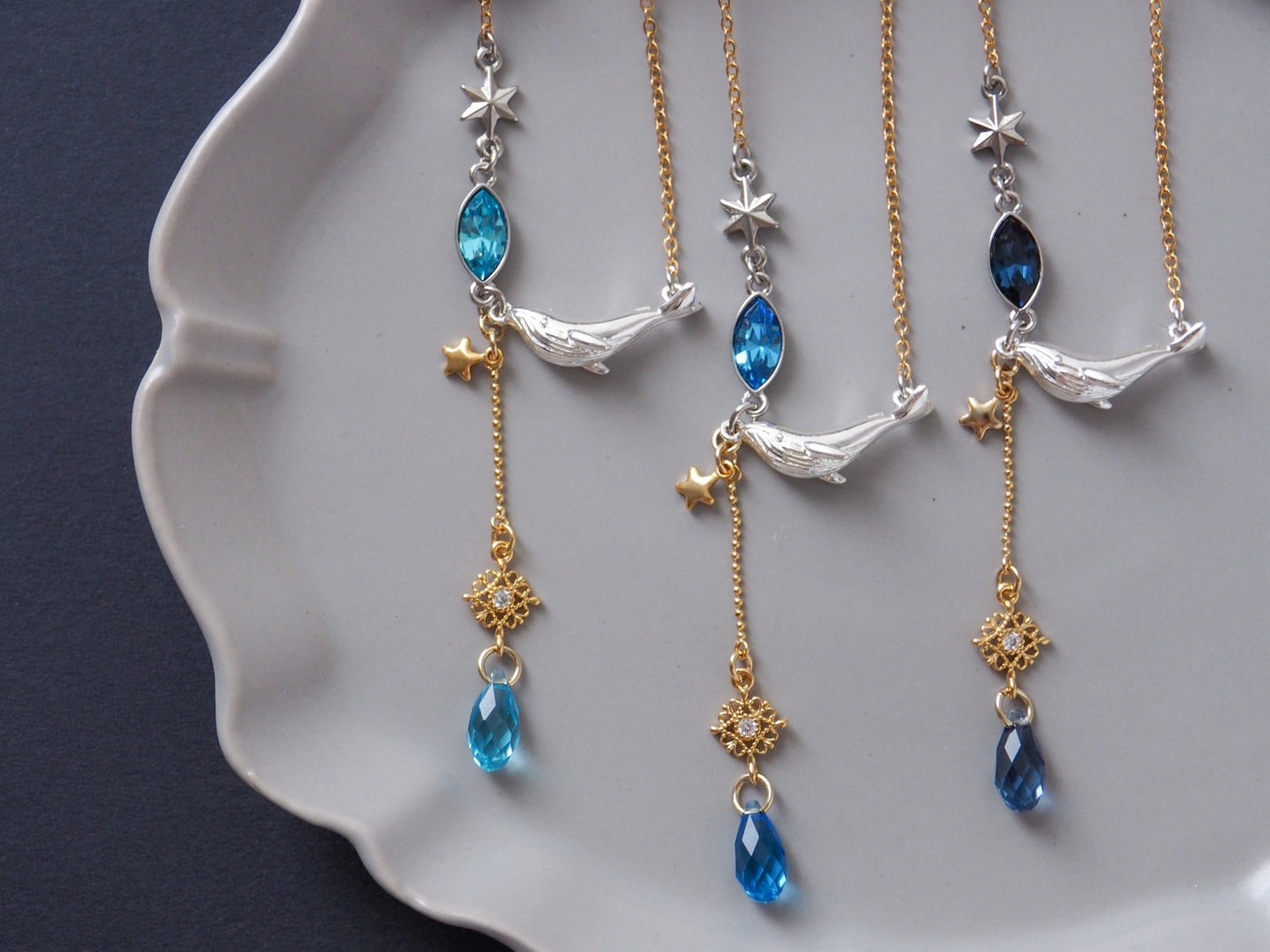 星海の漣を彷徨うくじらの涙 ネックレス