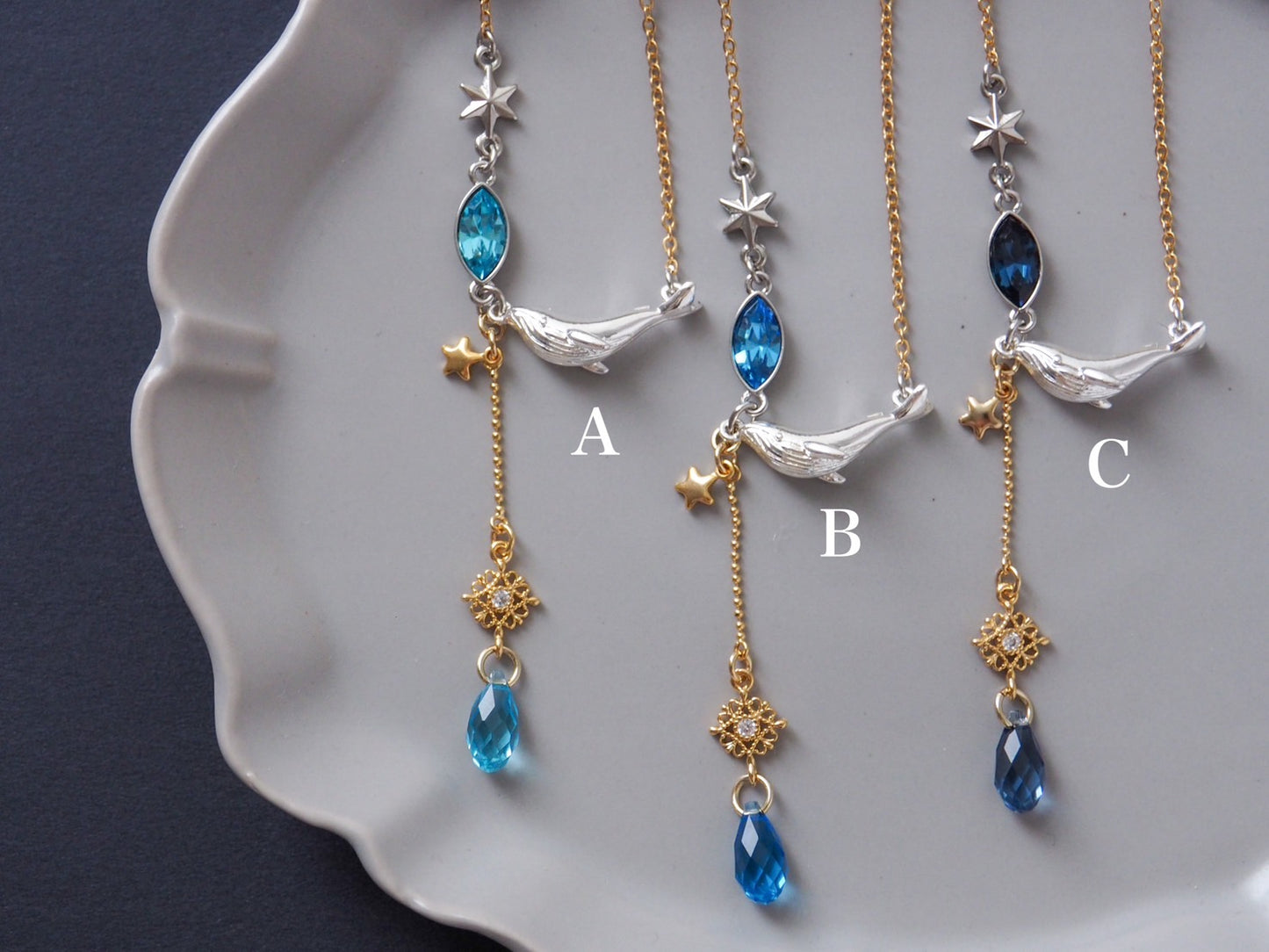 星海の漣を彷徨うくじらの涙 ネックレス