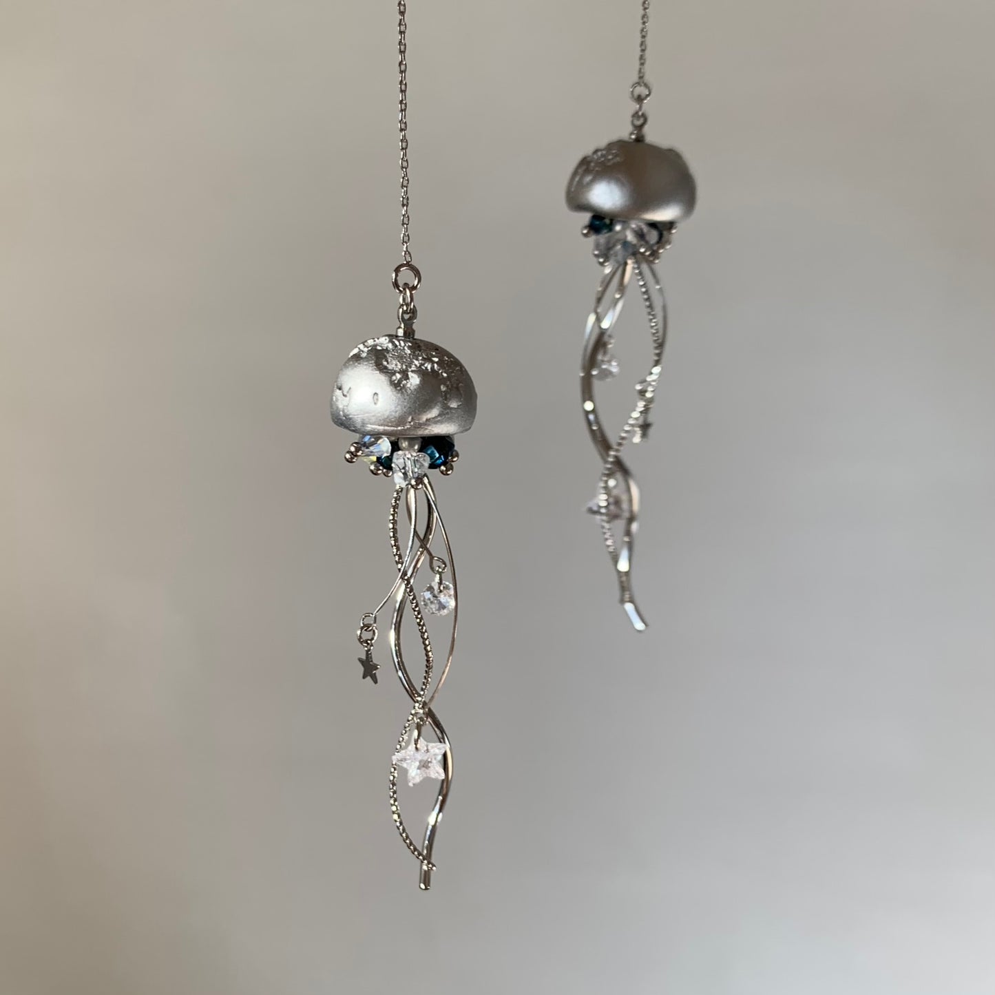 月くらげ 片耳ピアス/イヤリング