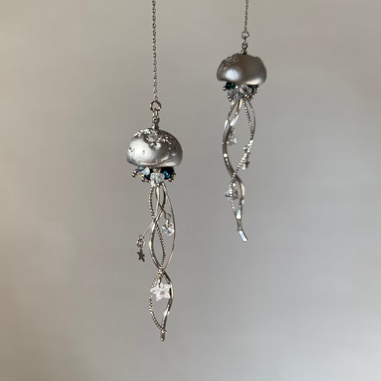 月くらげ 片耳ピアス/イヤリング