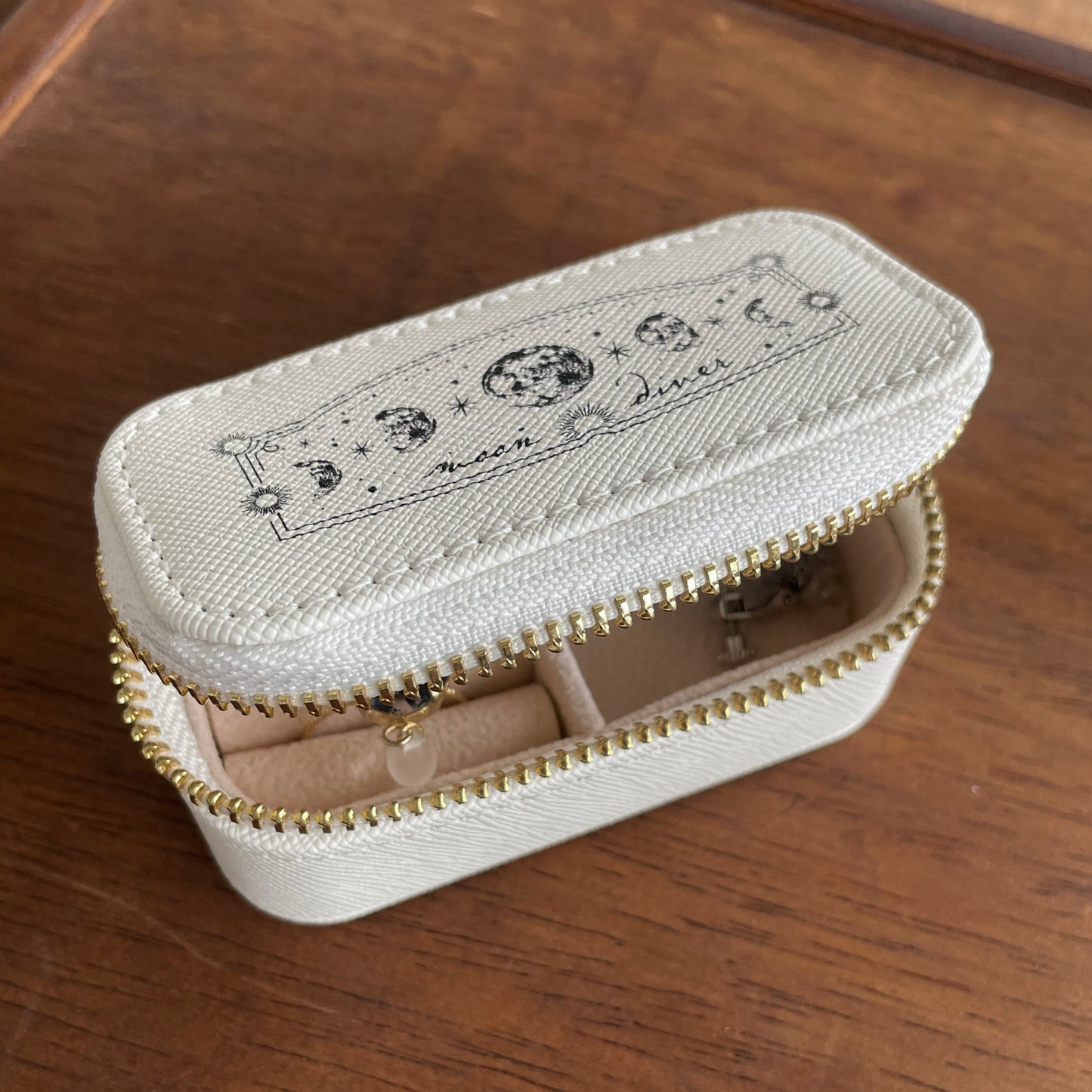 moondiverアクセサリーケース