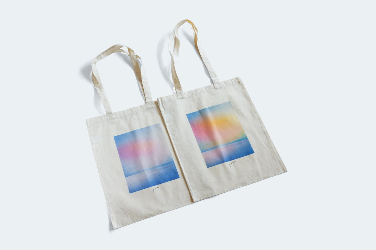 淡い空を描いた、トートバック