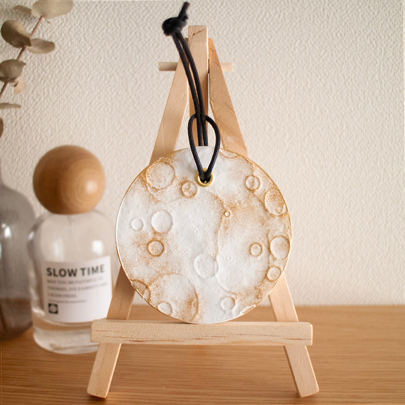 lunar surface aroma tablet | 月面アロマタブレット