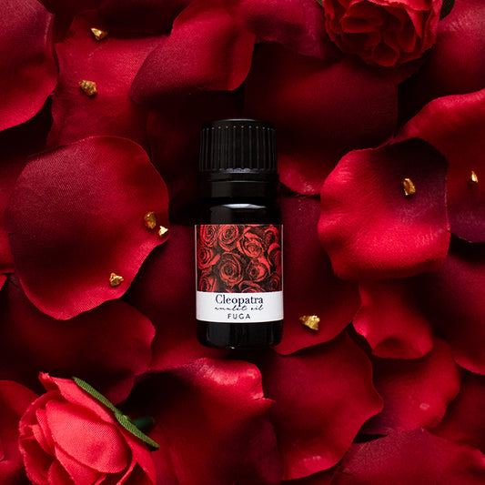 花々が甘美に香るナイトタイムオイル《Cleopatra》|天然精油・濃厚なローズの香り