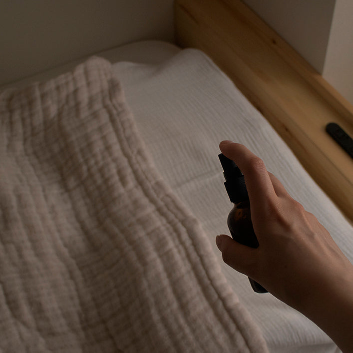 花々が甘美に香るピローミスト《Cleopatra》|天然精油・濃厚なローズの香り