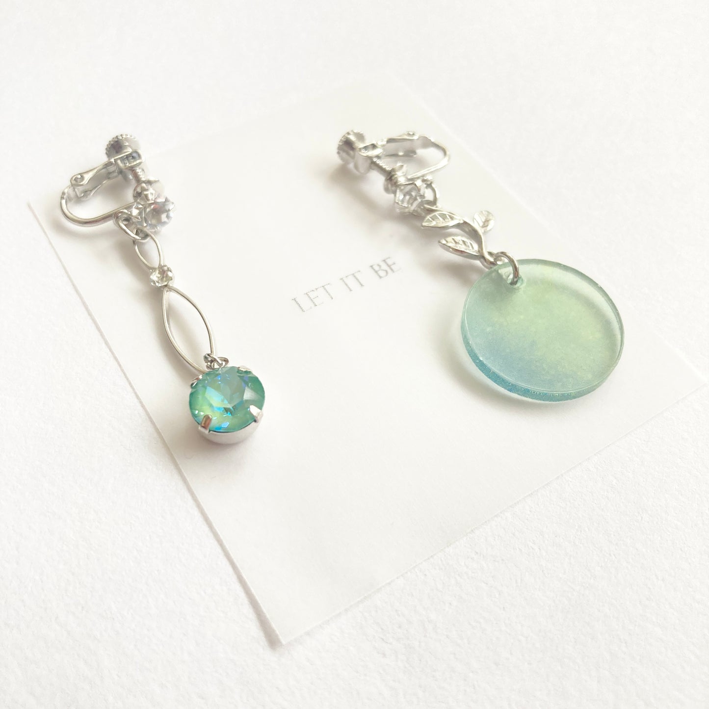 ちょっと贅沢なピアス/イヤリング「LET IT BE」