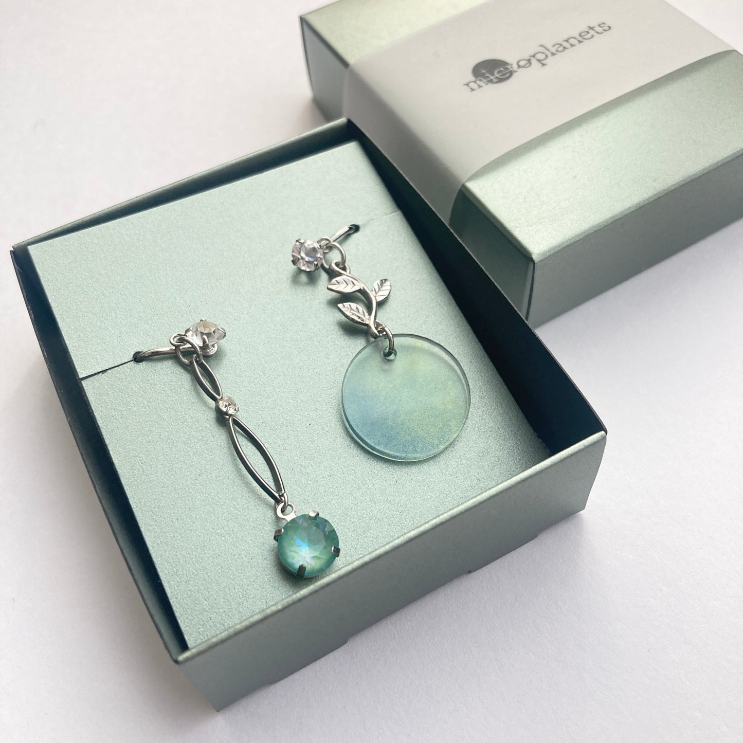 ちょっと贅沢なピアス/イヤリング「LET IT BE」