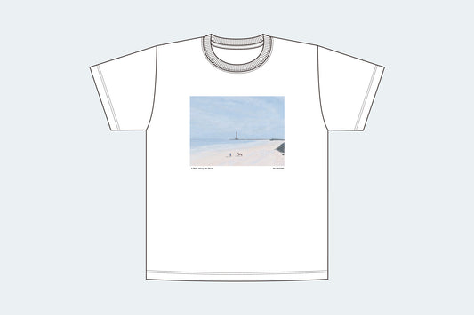 【 100枚限定 】灯台のある浜辺を描いたTシャツ